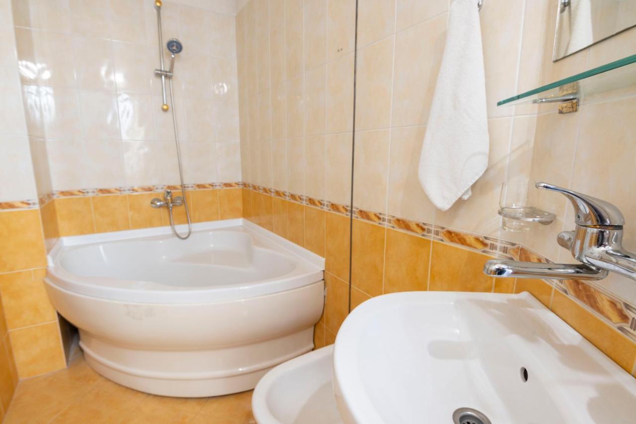 Hotel Slaviani Dimitrovgrad  Extérieur photo